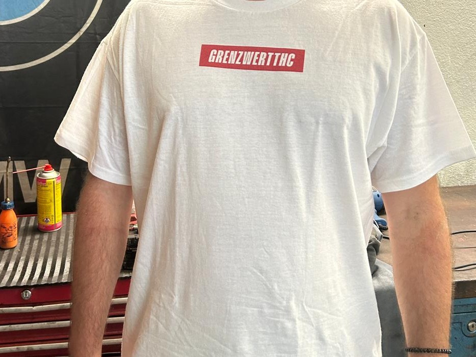 Nahaufnahme des GRENZWERTTHC T-Shirt Prints